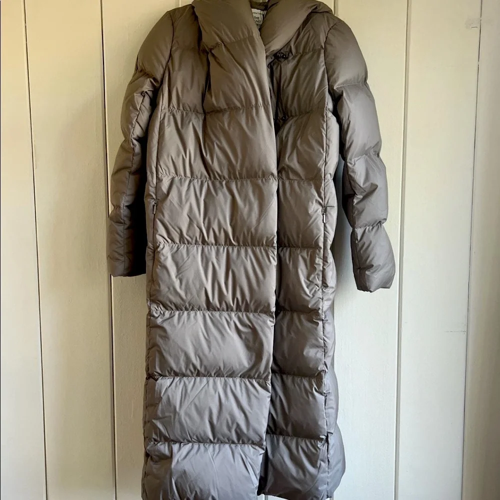 Aritzia Babaton Duvet Puffer Jacket in Taupe - Picture 2 of 7